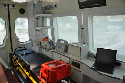 务川救护车内部